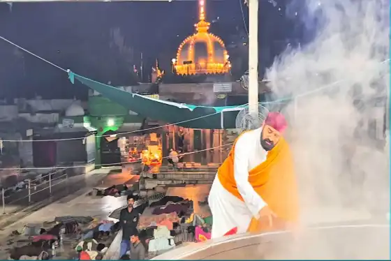 Dargah Sharif in Ajmer entrance with visitors during ziyarat